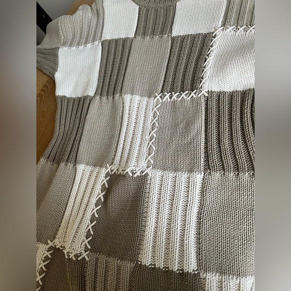 Women’ s Long Sweater . - Picture 7 of 7